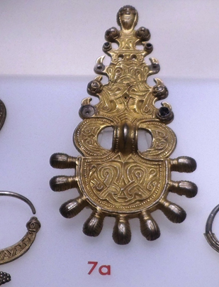 Fibula digitată de la Coşoveni, jud. Dolj. Secolul VII p.Chr.