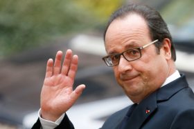 epa05074104 French President Francois Hollande leaves the EU Summit in Brussels, Belgium, 18 December 2015. EU leaders met in Brussels for the year-end summit with highly controversial British demands for reforms expected to be discussed. Sanctions against Russia, Europe's migration crisis, the fight against terrorism and the crisis in Syria were also expected to round out the agenda of the two-days summit on 17 and 18 December. EPA/LAURENT DUBRULE