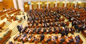 camera-deputatilor1-465x390