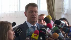 daca-vom-ajunge-in-situatia-in-care-sa-propunem-un-premier-prima-optiune-ramane-dacian-ciolos-raluca-turcan-despre-discutiile-pnl-iohannis-video-213841