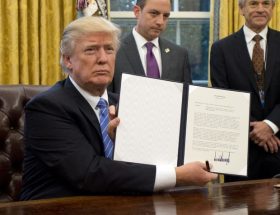 Ordinul antiimigratie semnat de Trump