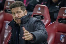 Atletico de Madrid's Argentinian coach Diego Simeone during the Spanish Liga Primera Division 12th round match between Atletico de Madrid and Real Madrid at Vicente Calderon stadium in Madrid, Spain, 19 November 2016. EFE/Emilio Naranjo