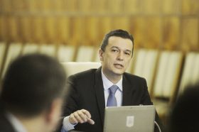 Premierul Sorin Grindeanu participa la sedinta de Guvern, desfasurata la Palatul Victoria, vineri, 27 ianuarie 2017. ANDREEA ALEXANDRU / MEDIAFAX FOTO