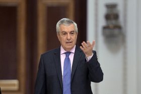 Presedintele Senatului, Calin Popescu Tariceanu, soseste la Biroul Permanent, in Palatul Parlamentului din Bucuresti, luni, 19 iunie 2017. ALEXANDRU DOBRE/ MEDIAFAX FOTO.