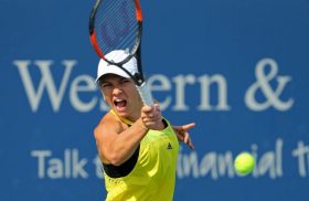 Aug 15, 2017; Mason, OH, USA; Simona Halep (ROU) returns a shot against Taylor Townsend (USA) during the Western and Southern Open at Lindner Family Tennis Center. Mandatory Credit: Aaron Doster-USA TODAY Sports